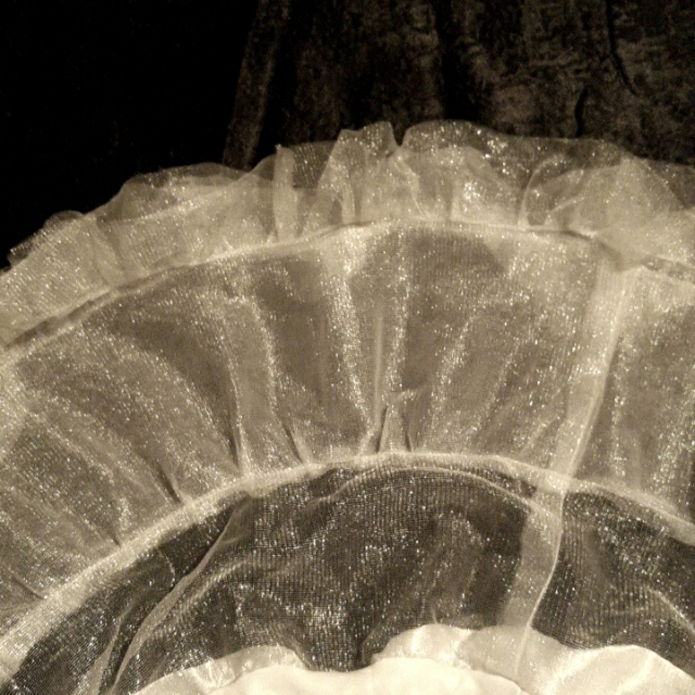 🛑SOLD🛑Womens S/M HALLOWEEN TuTu, White - Picture 2 of 3